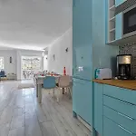 Apartman Azula - Bright And Airy 2 Bedroom With P