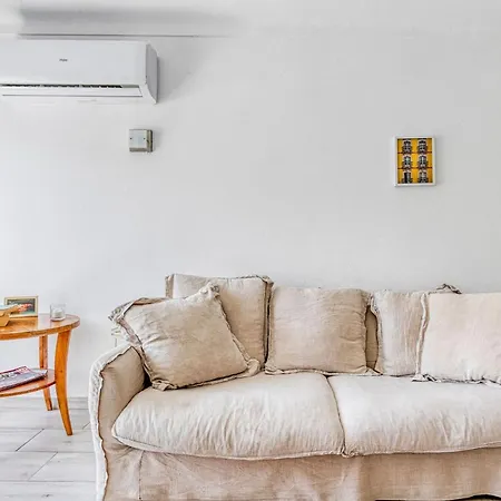 Azula - Bright And Airy 2 Bedroom With P *