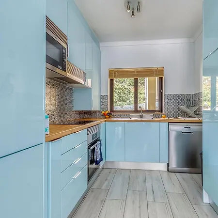 Azula - Bright And Airy 2 Bedroom With P Apartman