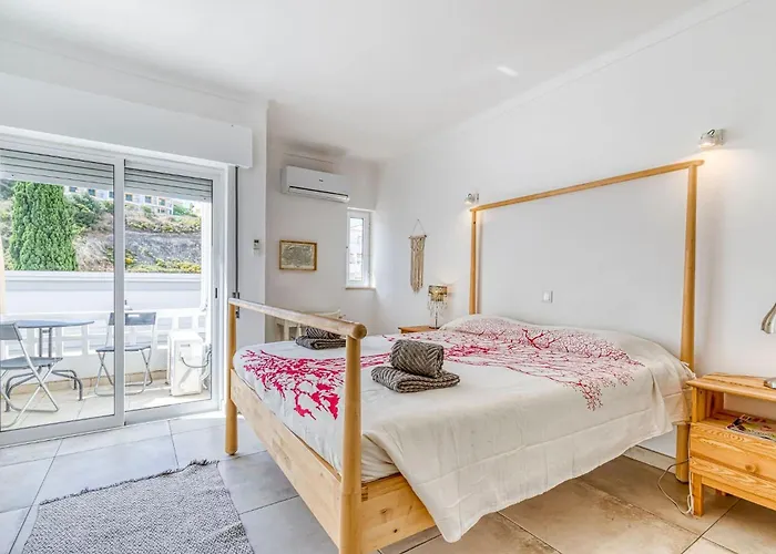 Azula - Bright And Airy 2 Bedroom With P Apartment