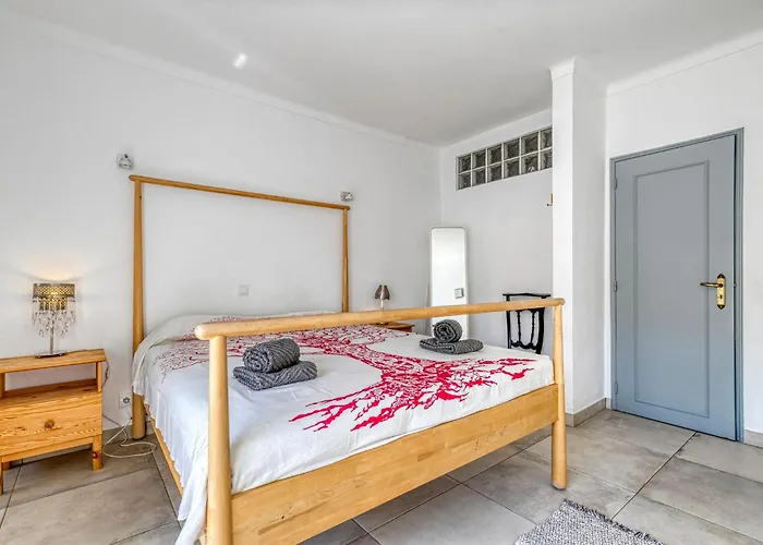 Apartment Azula - Bright And Airy 2 Bedroom With P *